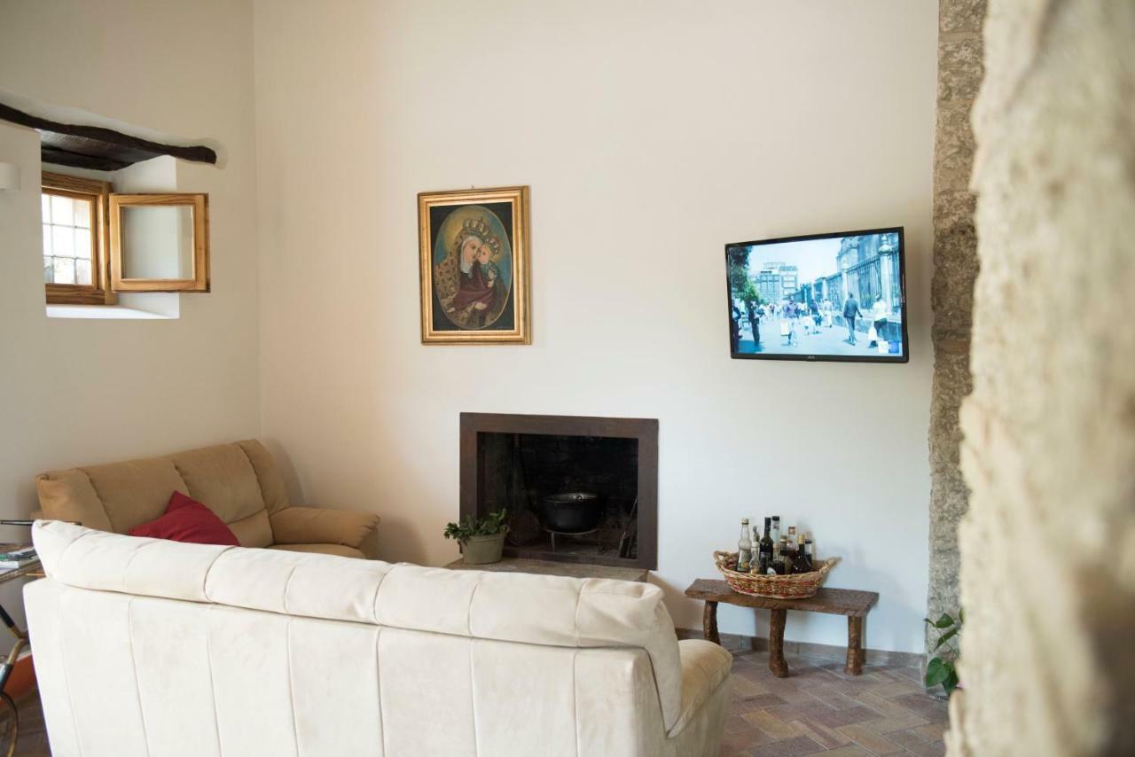B&B Rifugio Tra Gli Ulivi กัมปาญา ภายนอก รูปภาพ