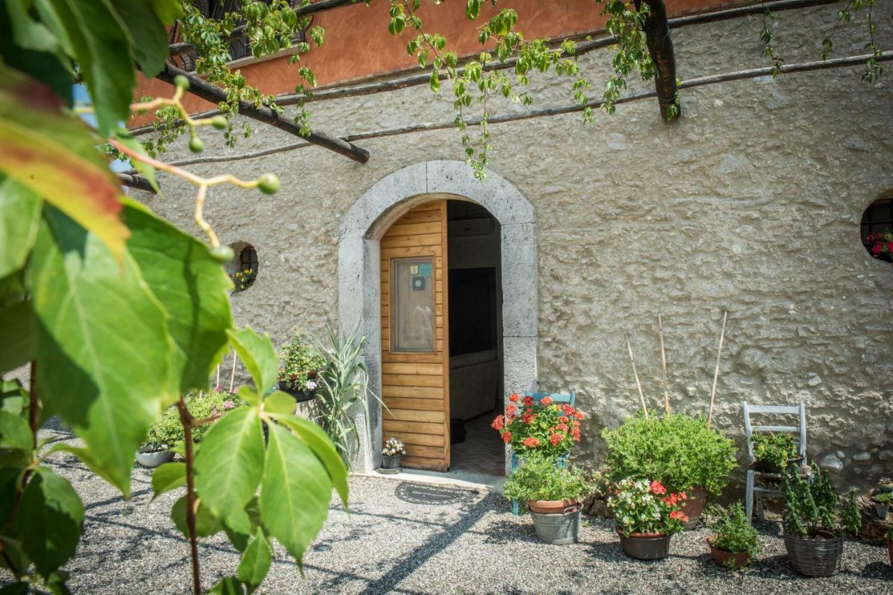 B&B Rifugio Tra Gli Ulivi กัมปาญา ภายนอก รูปภาพ
