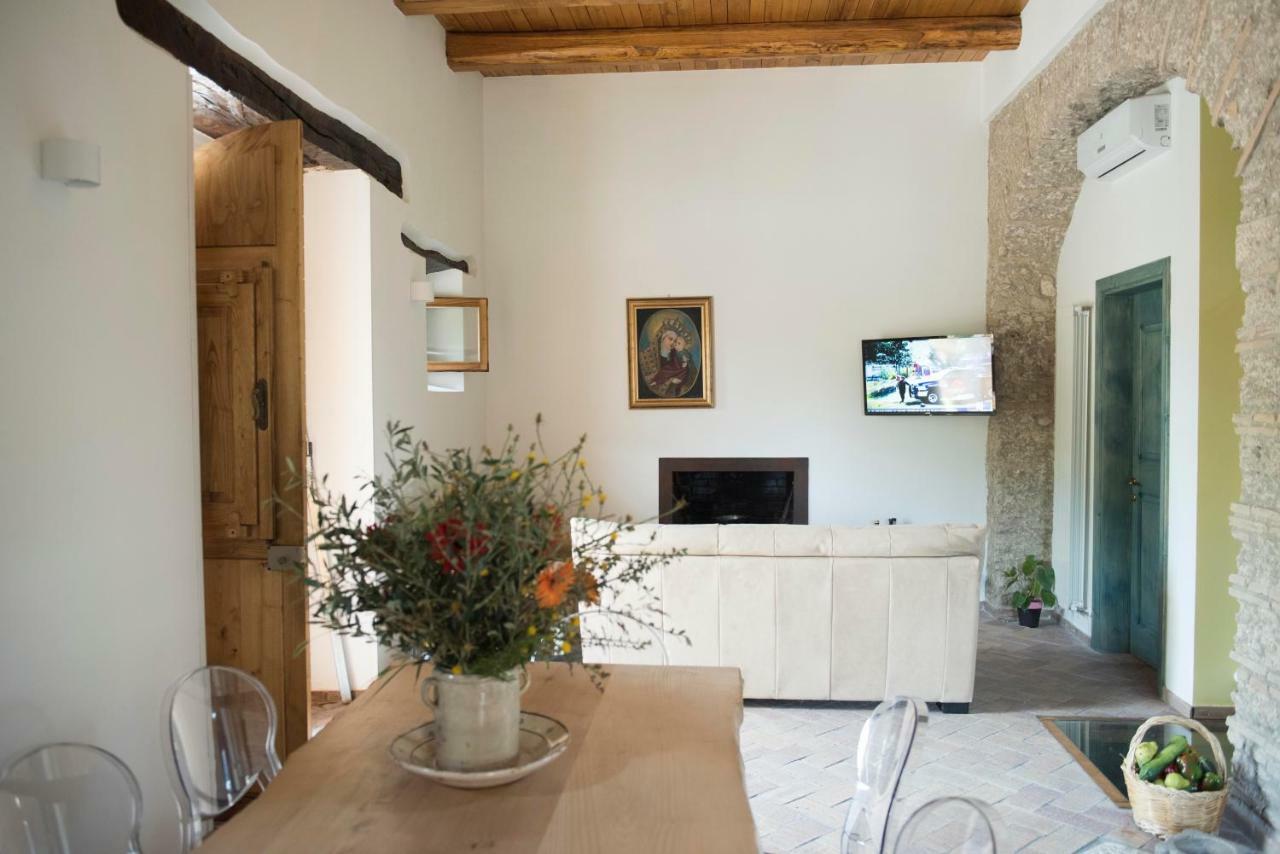 B&B Rifugio Tra Gli Ulivi กัมปาญา ภายนอก รูปภาพ